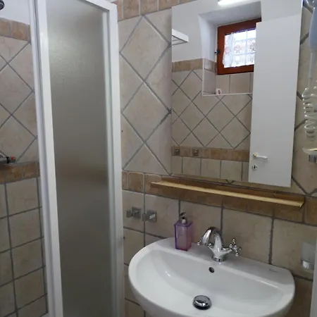 Goriano Valli Bed & Breakfast